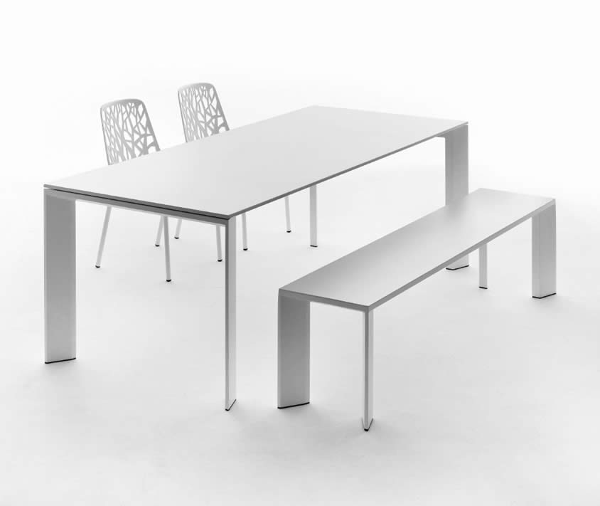 Grande Arche Gartentisch