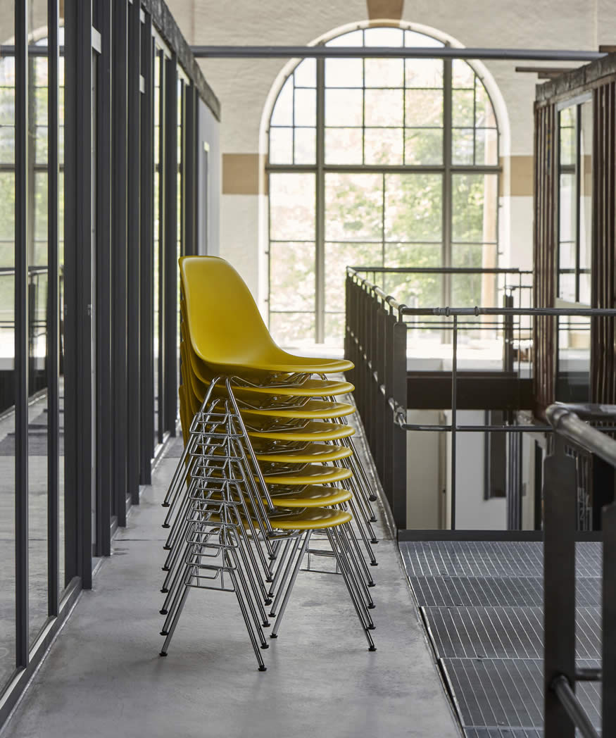 Eames Plastic Side Chair RE DSS