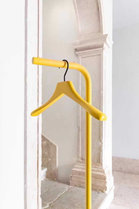 BOW Garderobenständer