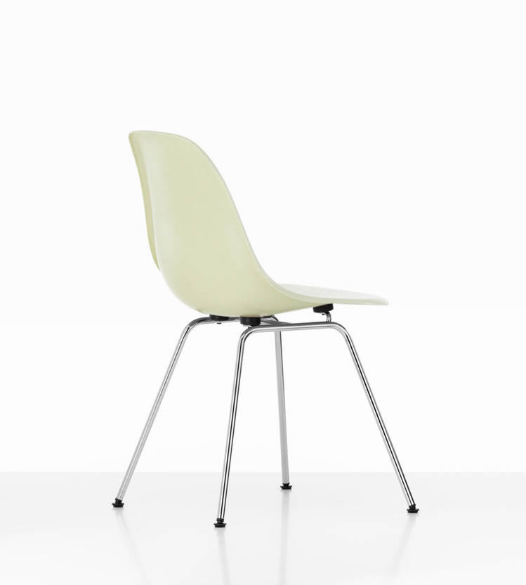 Eames Fiberglass Chair DSX