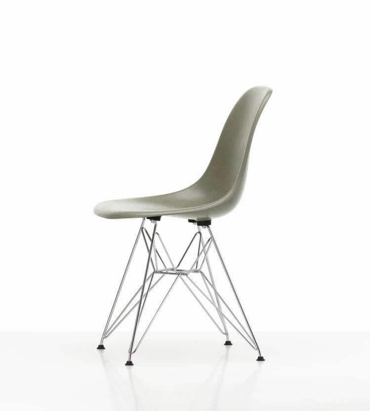 Eames Fiberglass Chair DSR