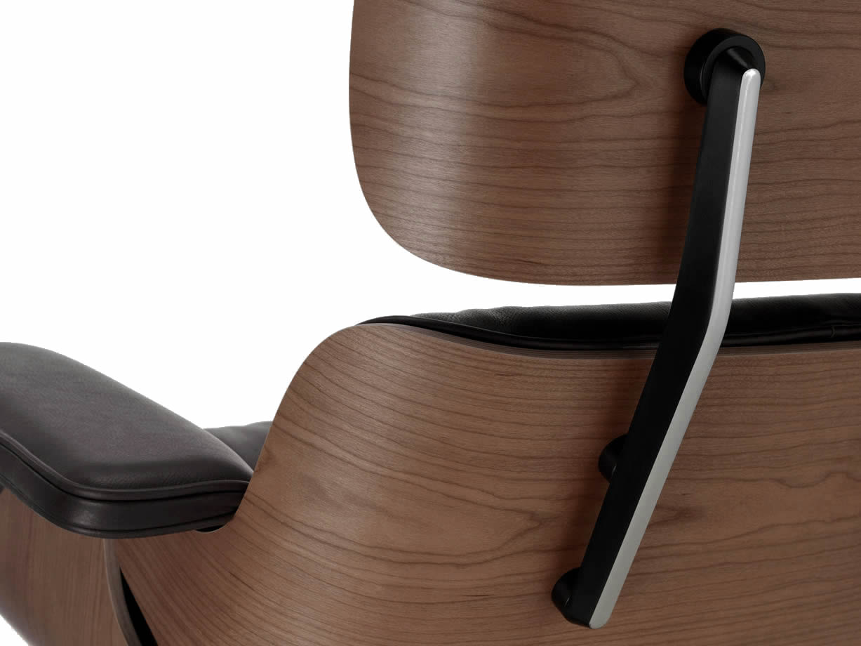 Eames Lounge Chair mit Ottoman Nussbaum Natural Leder