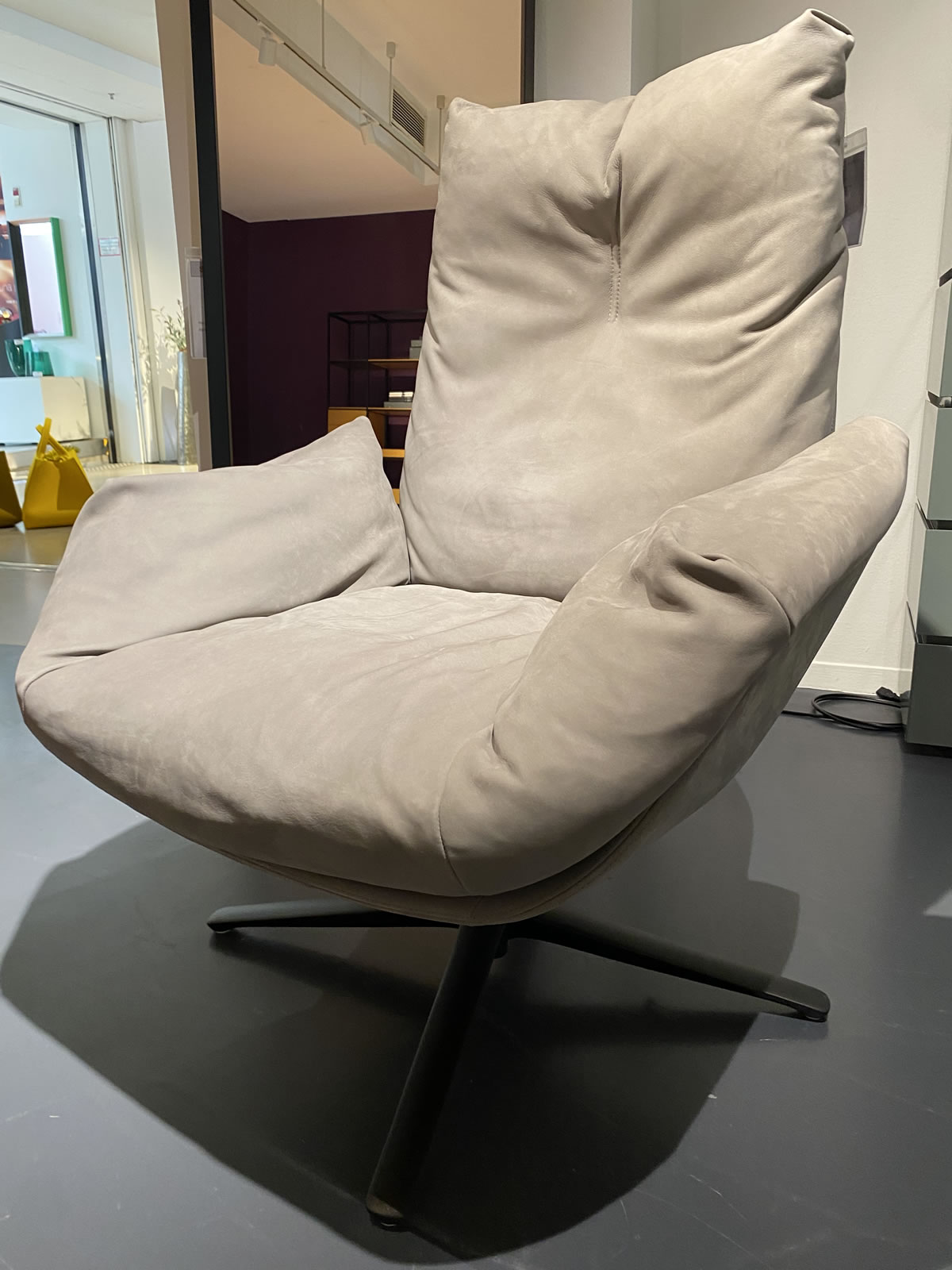 Drehsessel Cordia Lounge mit Hocker Ausstellungsstück