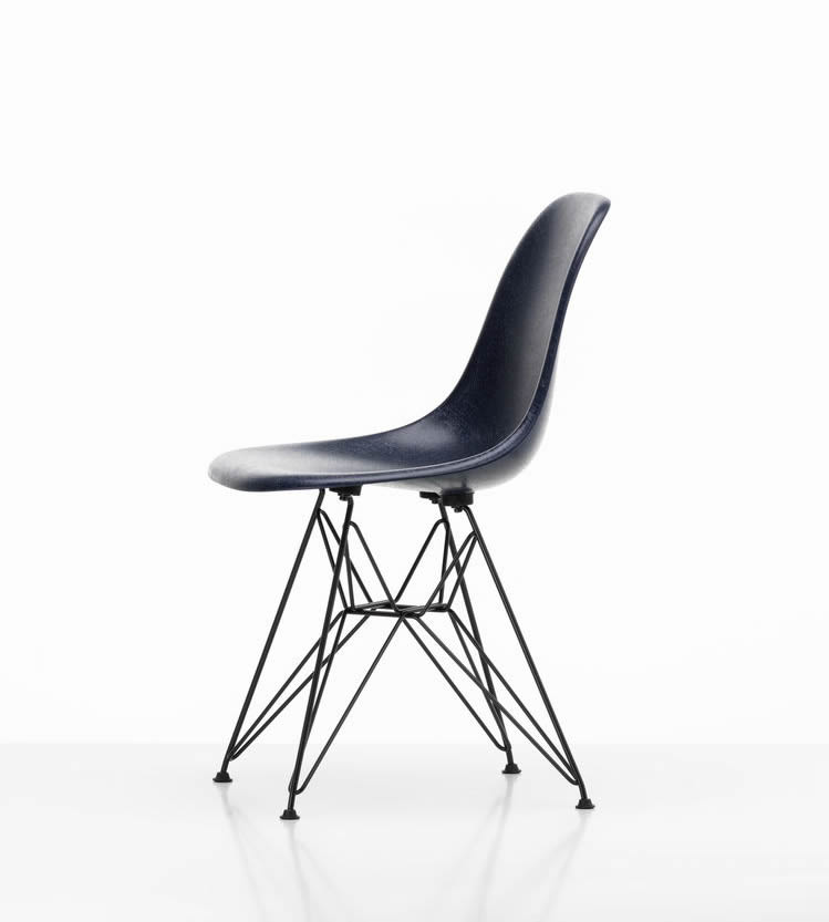 Eames Fiberglass Chair DSR
