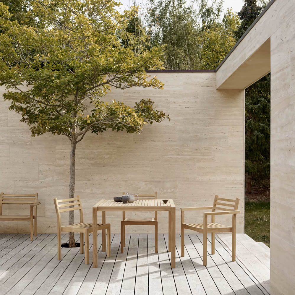 AH Outdoor Dining Table