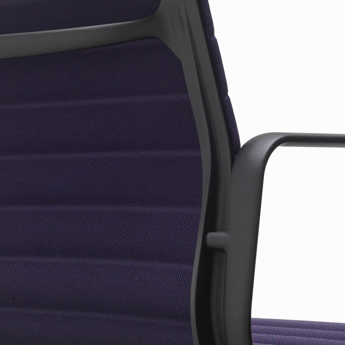 Aluminium Chair EA 131