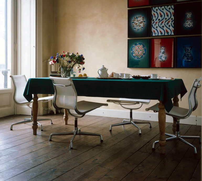 Aluminium Chair EA 105 Leder Premium F