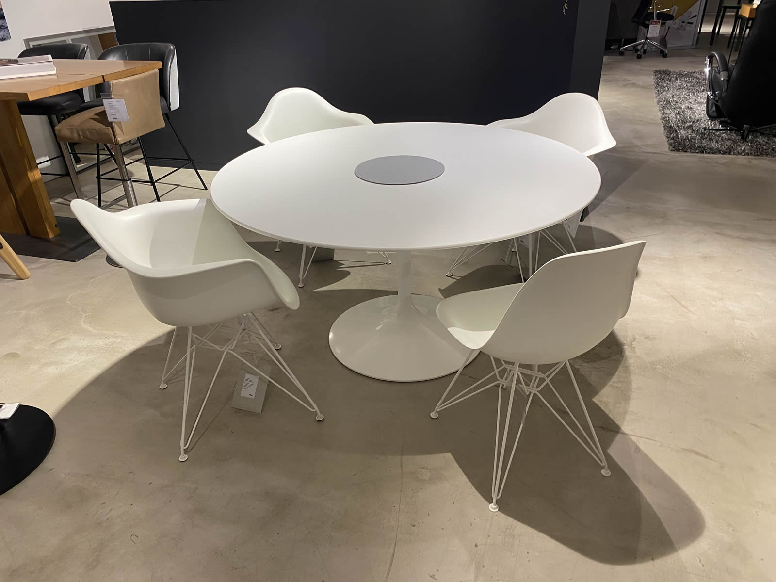 Esstisch Saarinen 16543 Ausstellungsstück