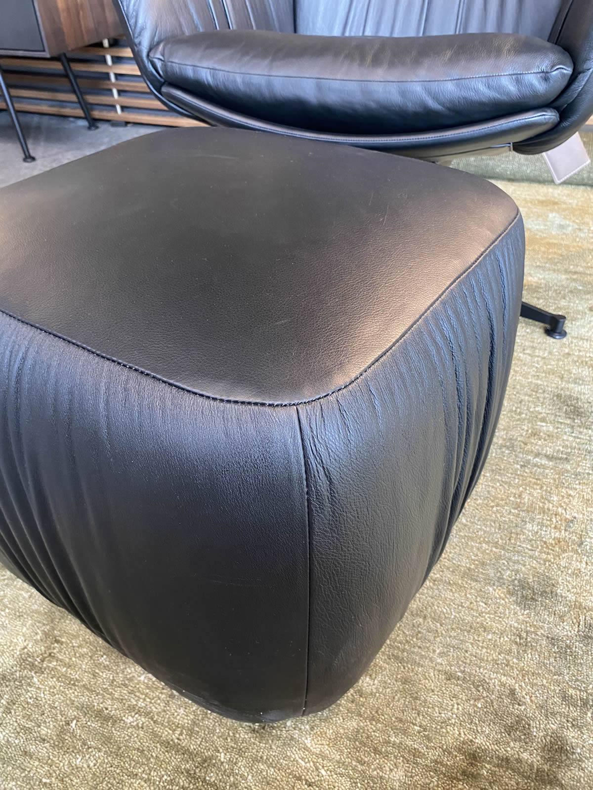 Armlehnensessel und Hocker Faye Casual 17340-17341 Ausstellungsstück