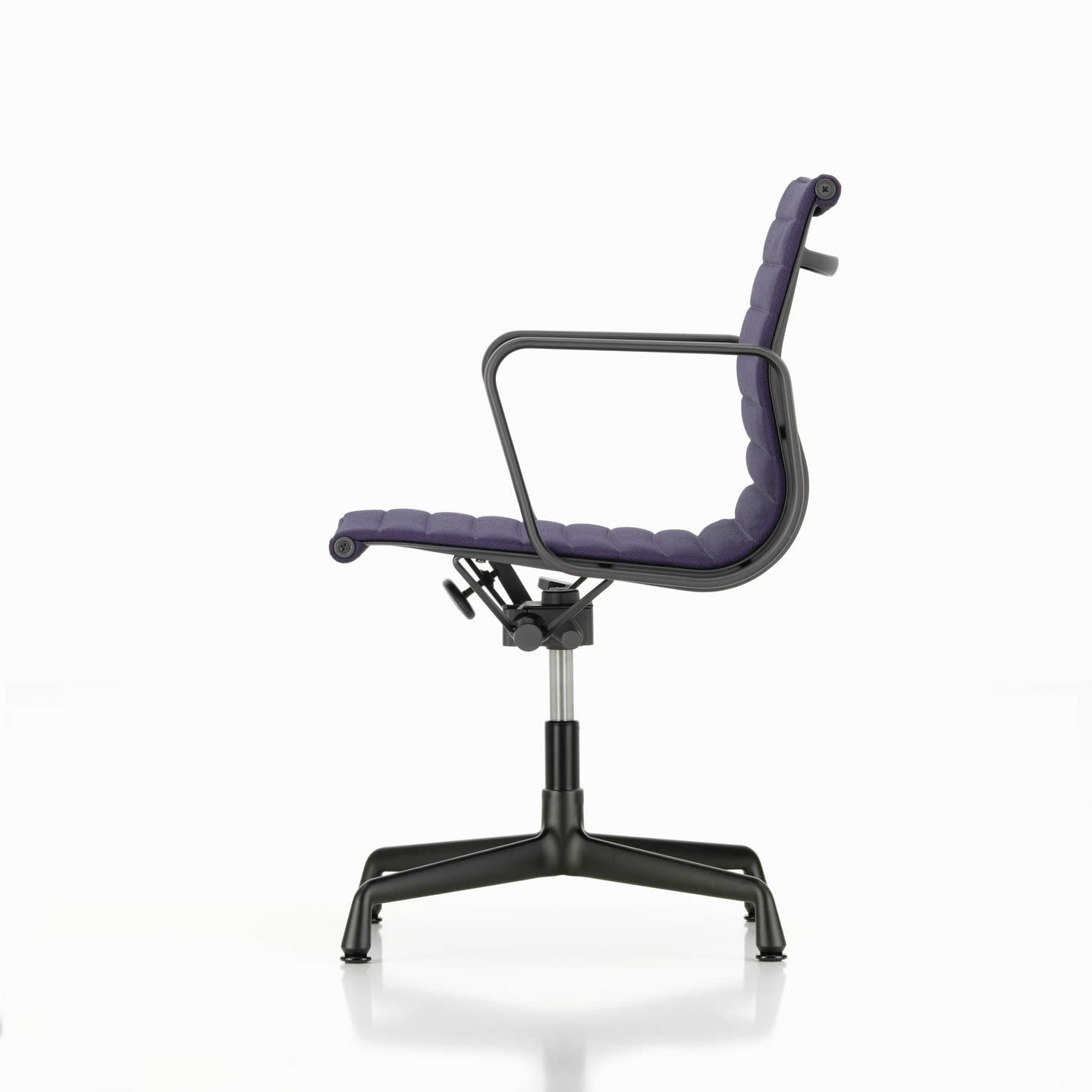 Aluminium Chair EA 131