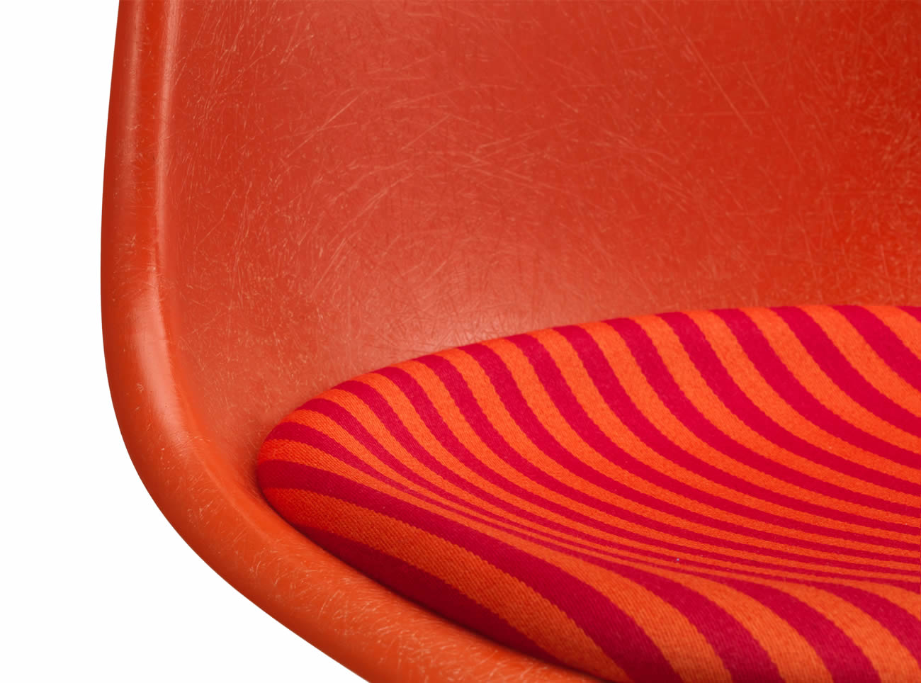 Eames Fiberglass Side Chair La Fonda limitierte Edition