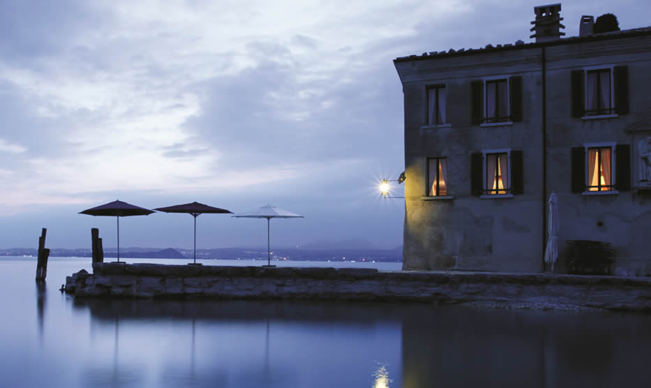 Basic Sonnenschirm mit Bodenplatte