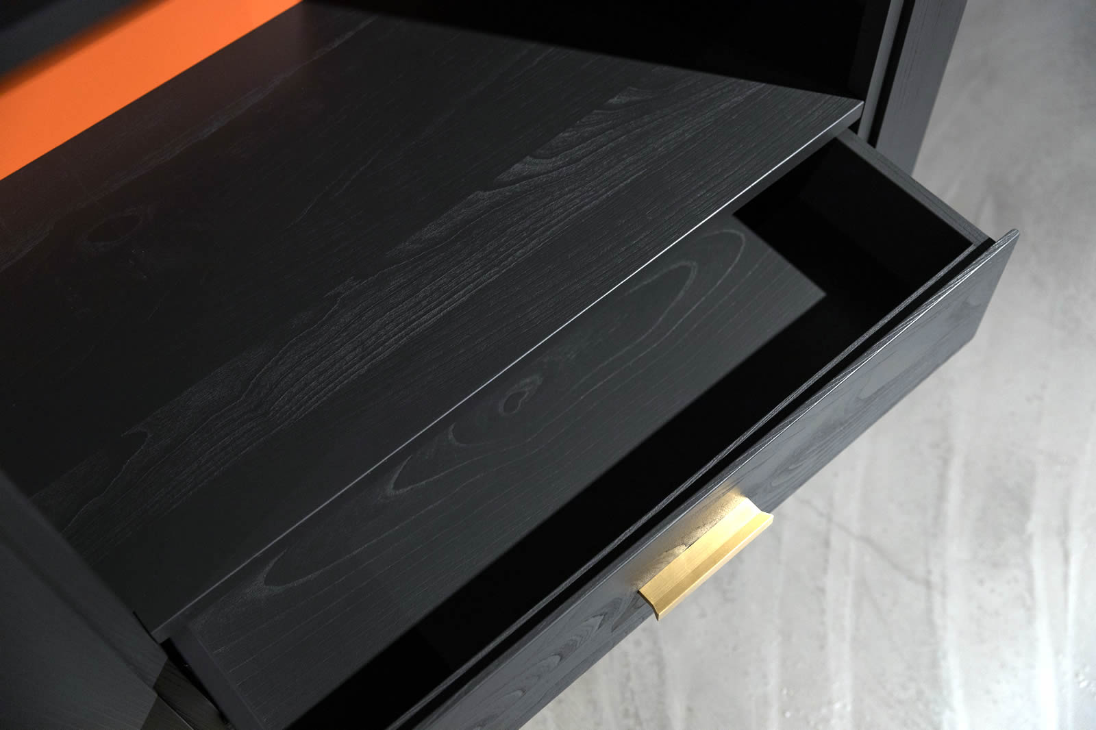 Regal Bordeaux Ausstellungsstück