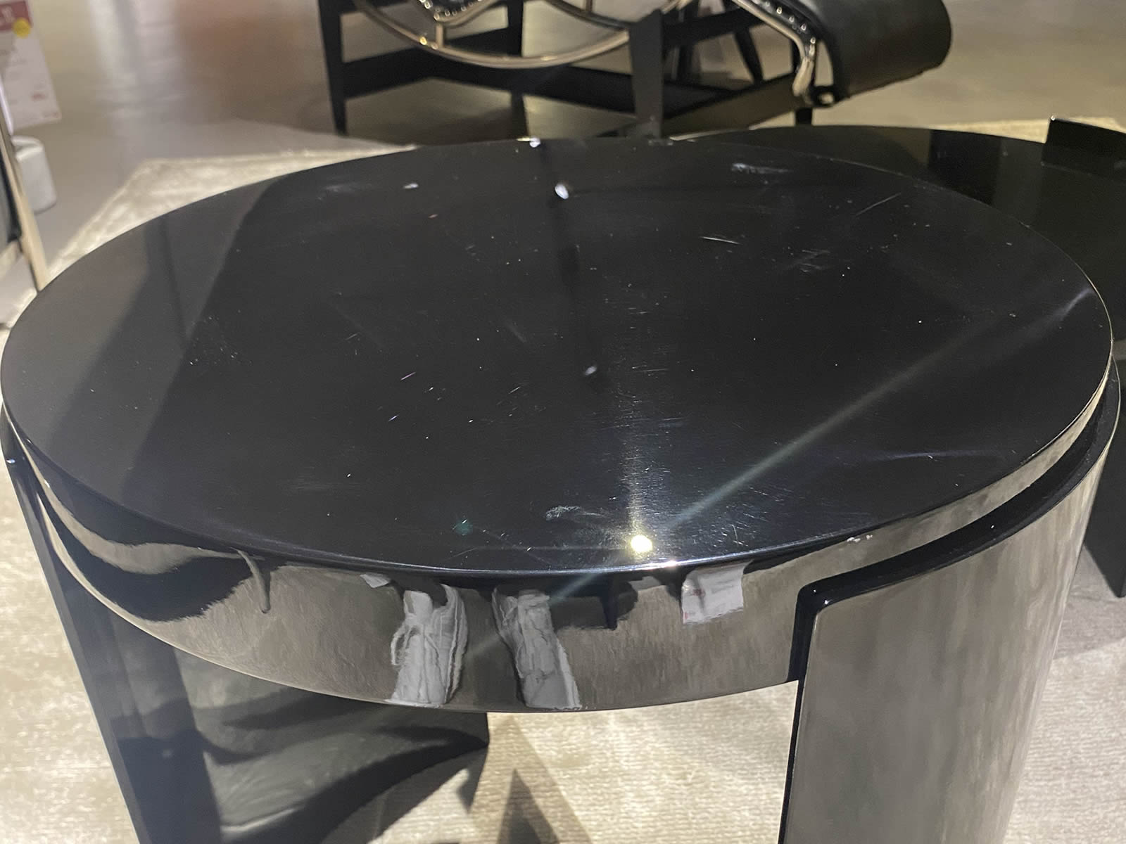 niedriger Tisch 5543 18002 Ausstellungsstück