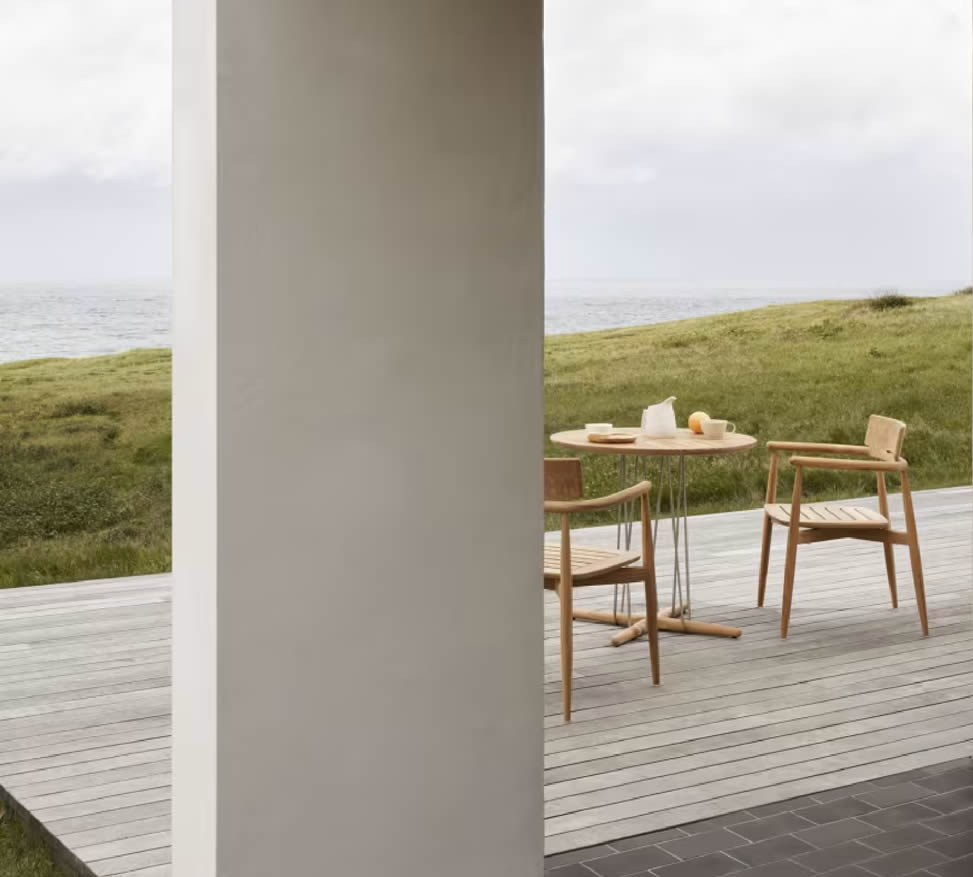 E022 Embrace Outdoor Dining Table