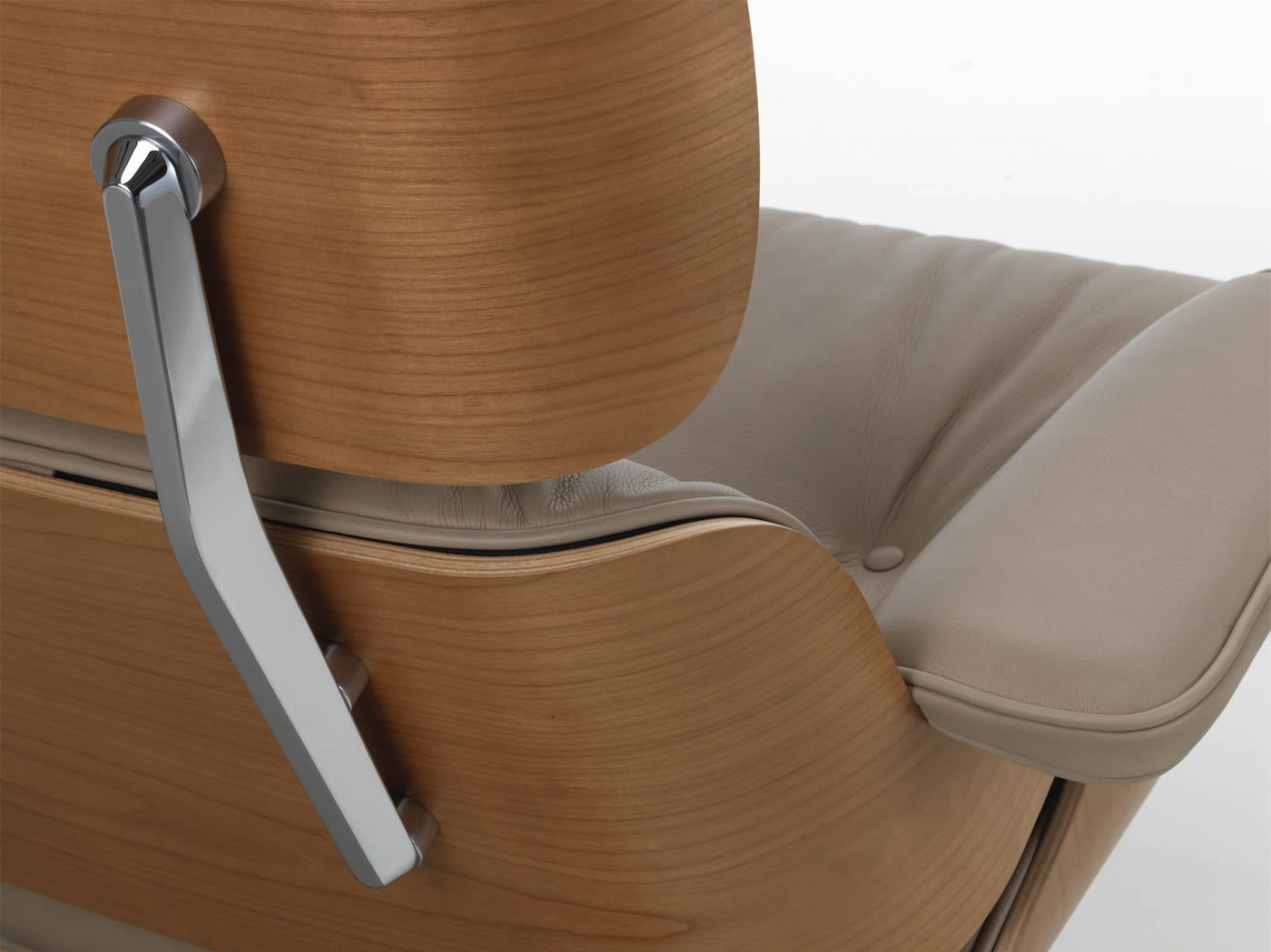 Eames Lounge Chair Kirsche natur