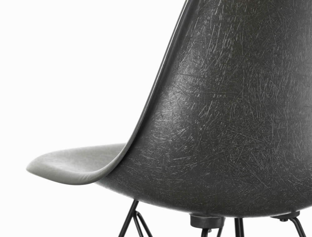 Eames Fiberglass Chair DSW