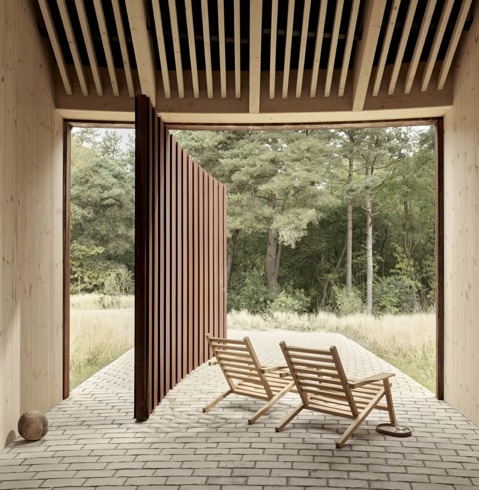 AH603 Outdoor Deck Chair