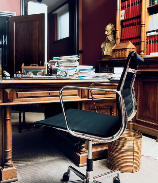 Aluminium Chair EA 118