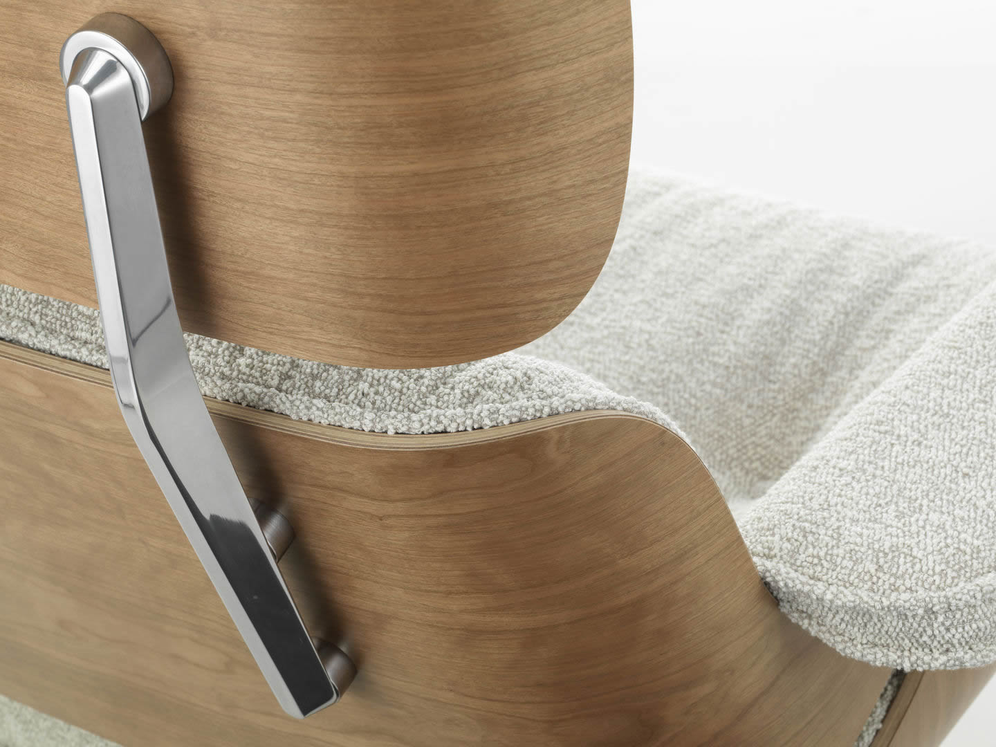 Eames Lounge Chair mit Ottoman Kirschbaum Stoff Nubia