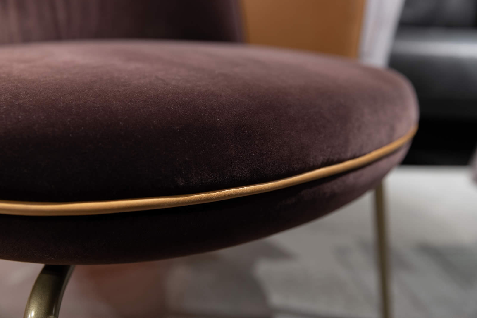 Sessel Merwyn mit Armteilschale Ausstellungsstück