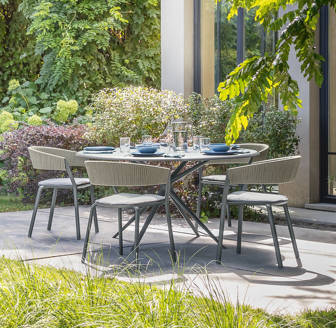 Ria Dining Armchair mit gewebtem Seil