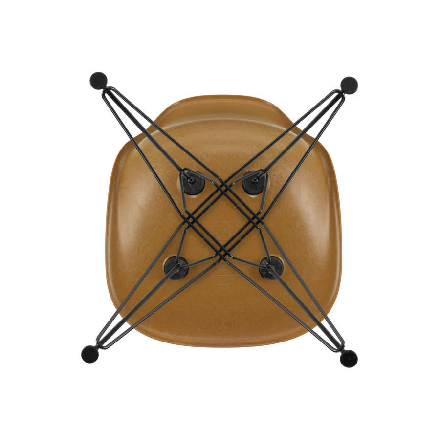 Eames Fiberglass Chair DSR