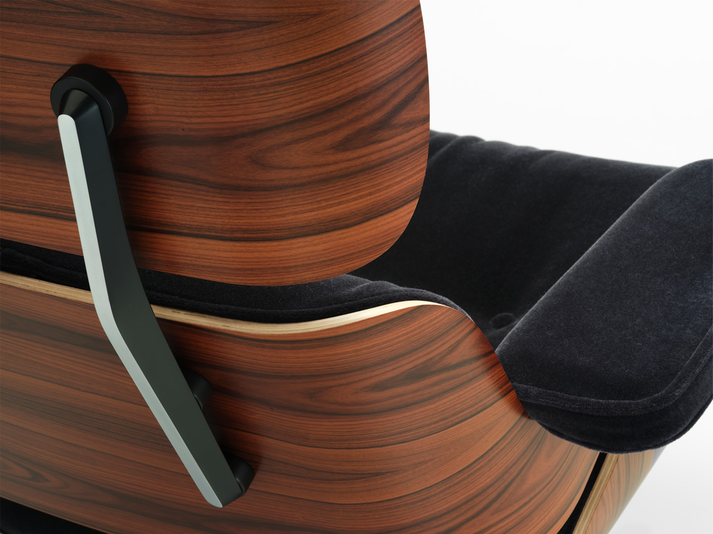 Eames Lounge Chair Santos Palisander