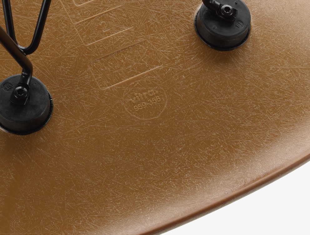 Eames Fiberglass Chair DSR