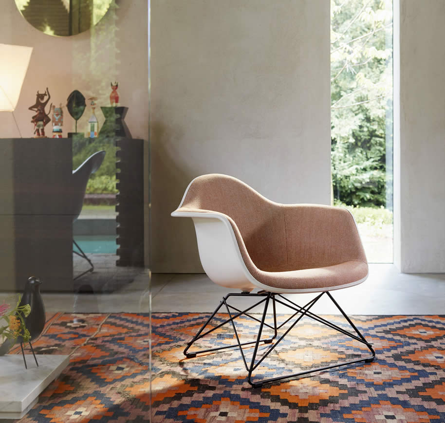 Eames Plastic Armchair RE LAR