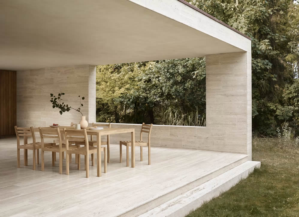 AH Outdoor Dining Table