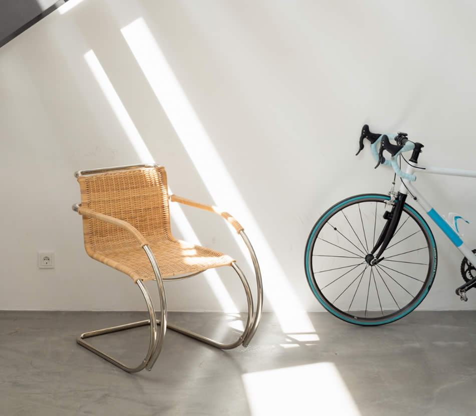 D42 Weissenhof-Armlehnstuhl