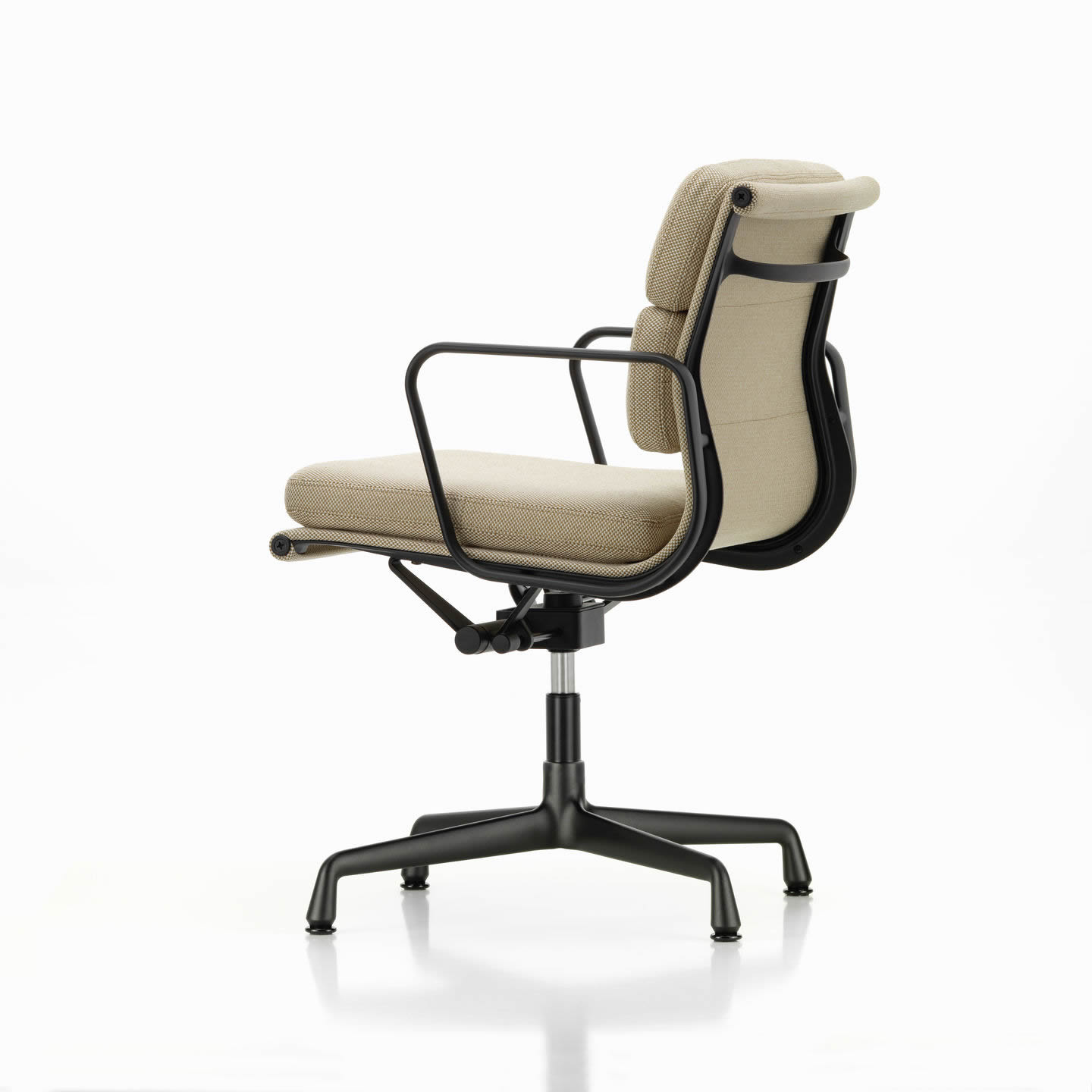 Soft Pad Chair EA 231