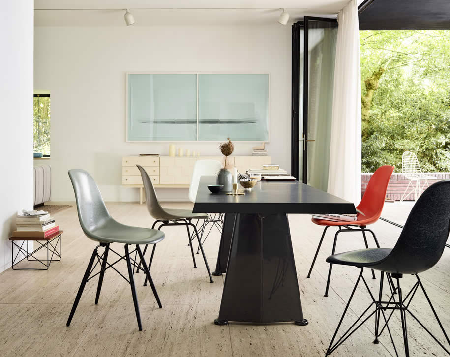 Eames Fiberglass Chair DSR