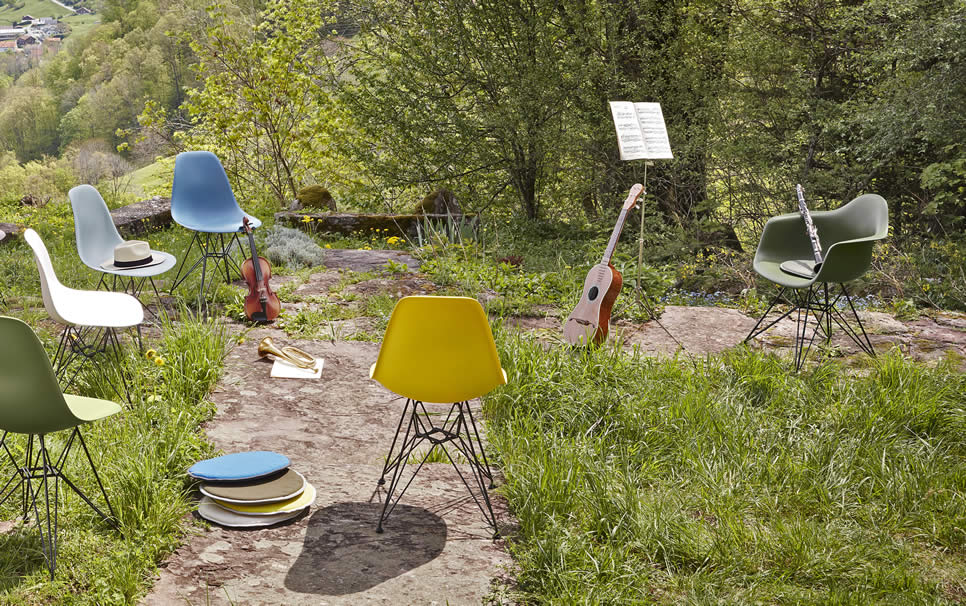 Eames Plastic Armchair DAR neue Farben