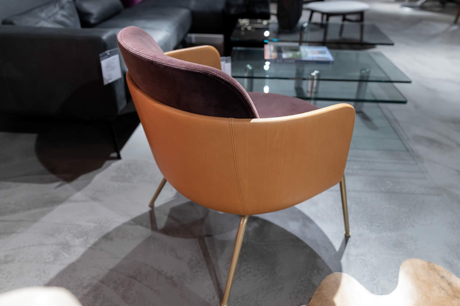 Sessel Merwyn mit Armteilschale Ausstellungsstück