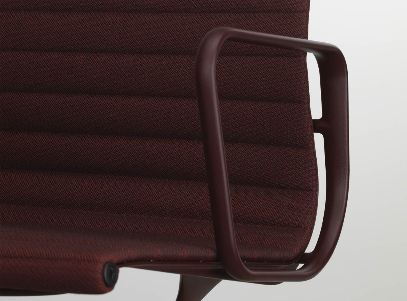 Aluminium Chair EA 107 / EA 108 neue Gestellfarben