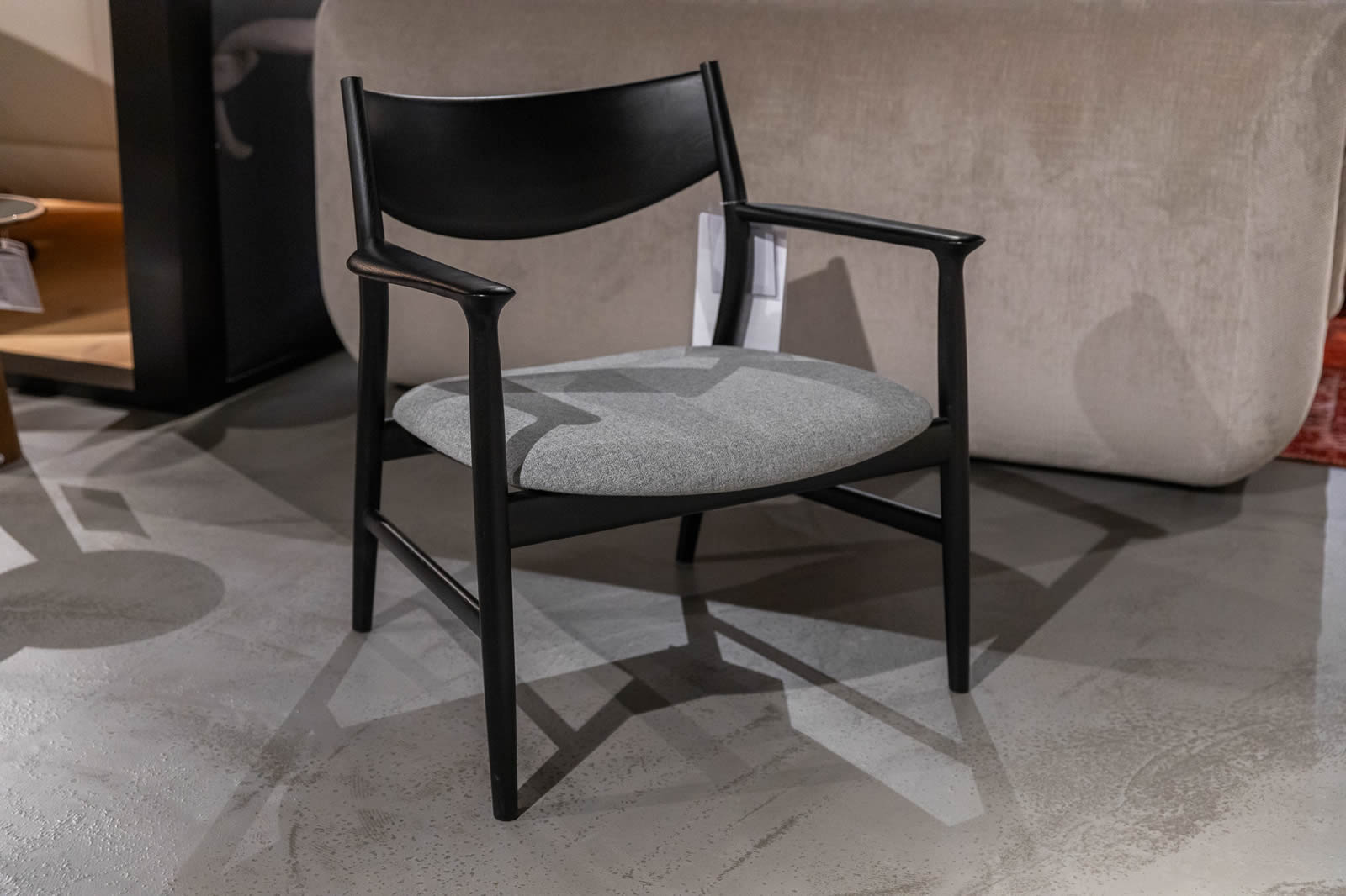 Sessel Kamuy mit Hocker Ausstellungsstück