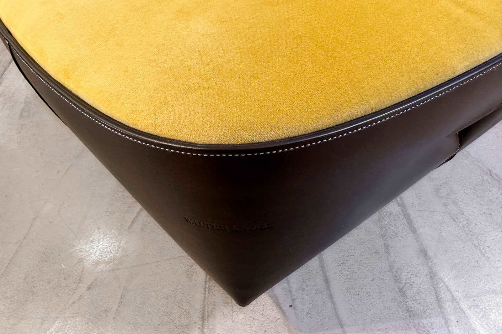 Hocker Isanka 11543 Ausstellungsstück