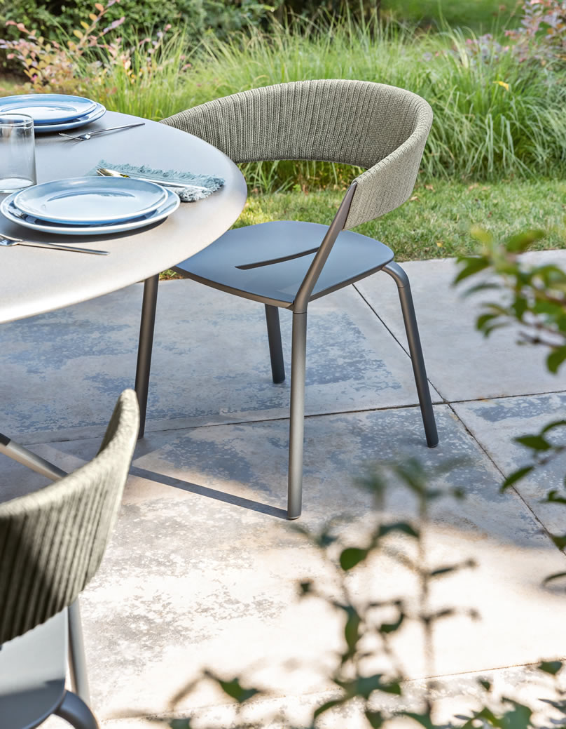 Ria Dining Armchair mit gewebtem Seil
