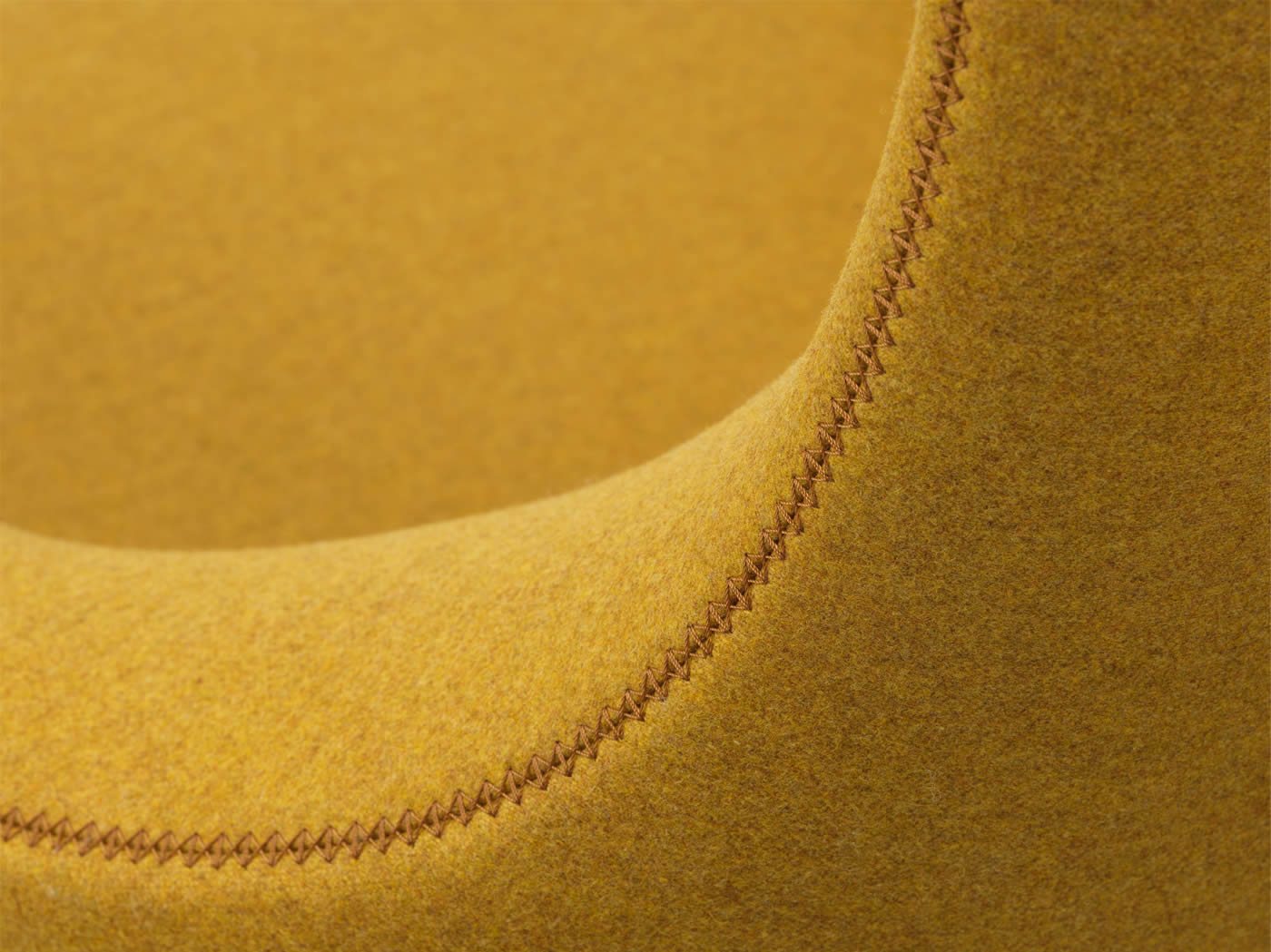 Grand Repos Sessel mit Ottoman in Stoff Cosy 2 Canola