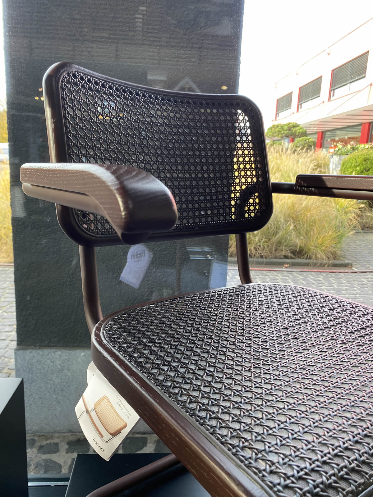 Freischwinger S 64 V Dark Melange Chestnut Herkner Edition Ausstellungsstück