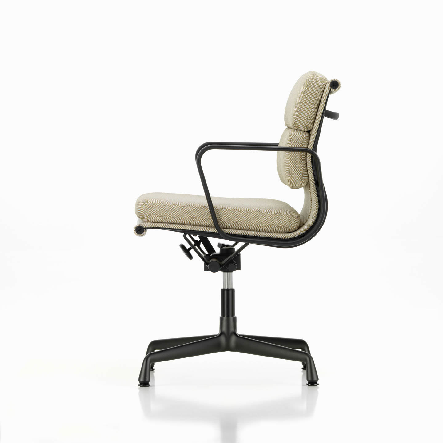 Soft Pad Chair EA 231