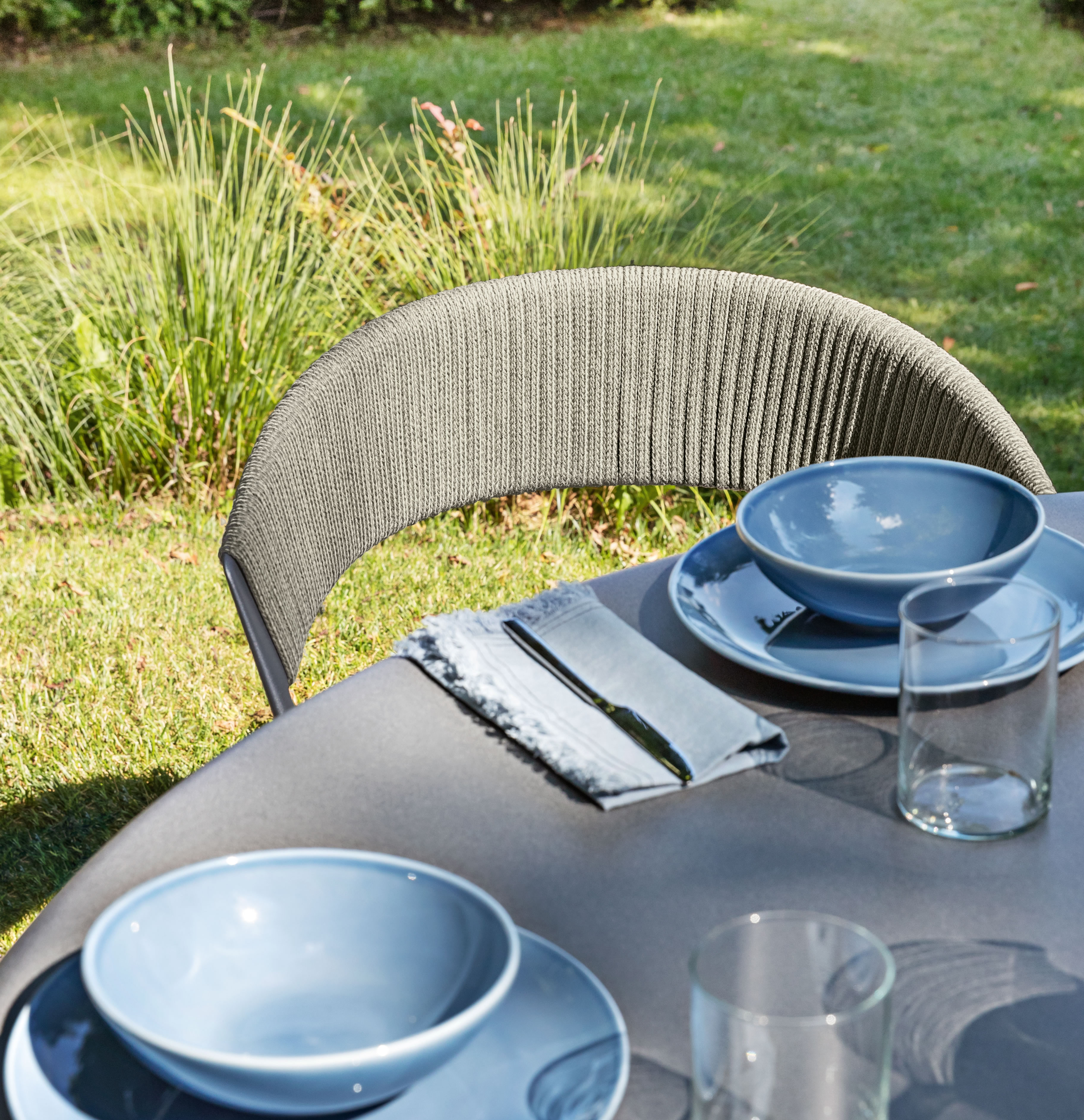 Ria Dining Armchair mit gewebtem Seil