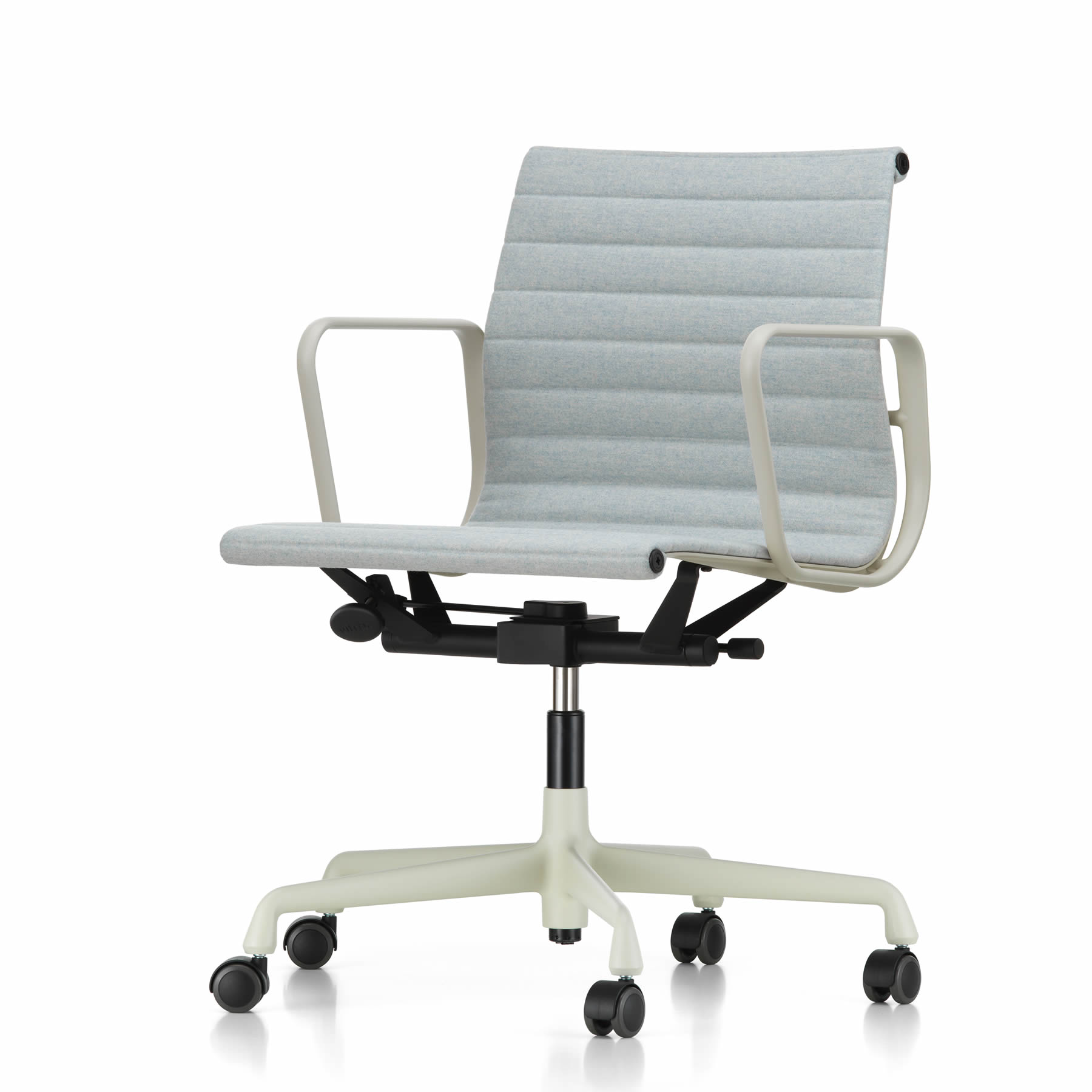 Aluminium Chair EA 117 neue Gestellfarben