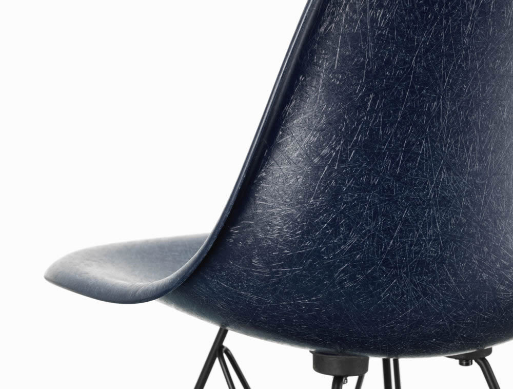 Eames Fiberglass Chair DSR