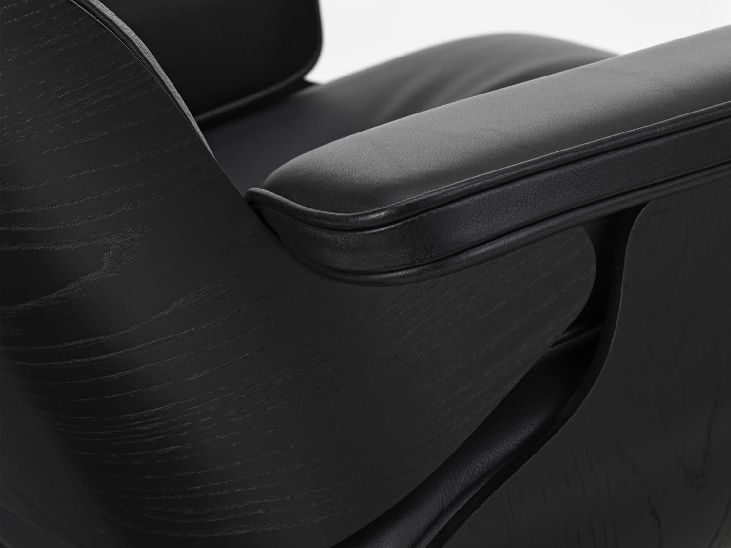 Eames Lounge Chair Kastanie schwarz