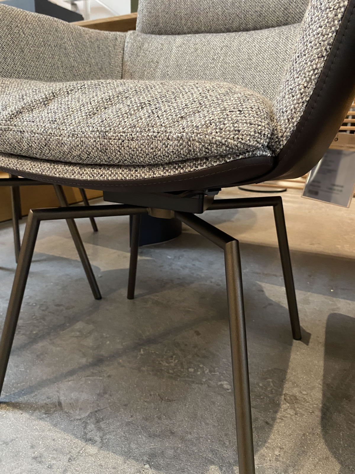 Stuhlgruppe Faye 40 Jahre Edition Ausstellungsstück