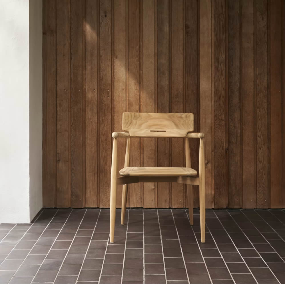 E008 Embrace Outdoor Dining Chair