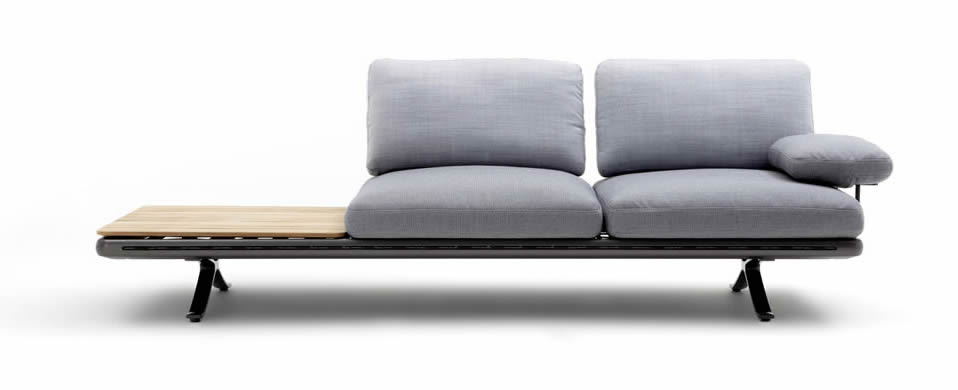 Yoko Sofa mit Teak-Ablage